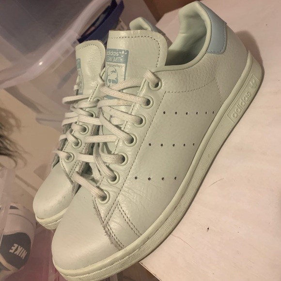 Sneakers - Picture 1 of 2